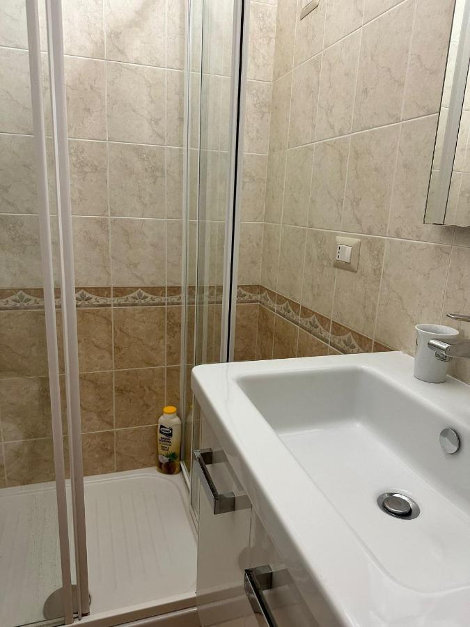 Roma Chic Residenza Gemelli Apartment Ngoại thất bức ảnh