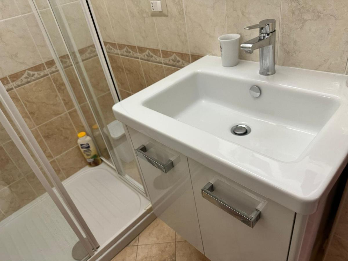 Roma Chic Residenza Gemelli Apartment Ngoại thất bức ảnh