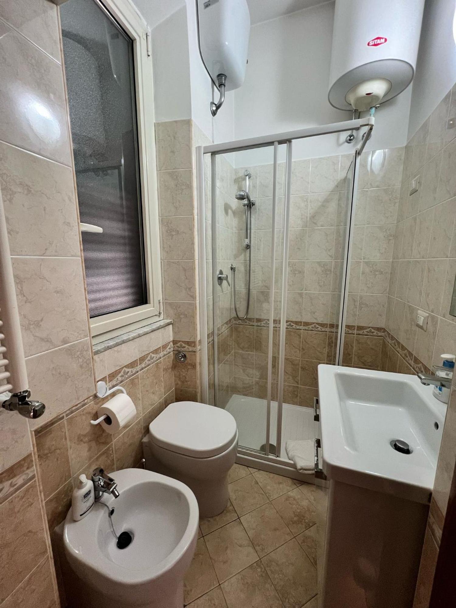 Roma Chic Residenza Gemelli Apartment Ngoại thất bức ảnh