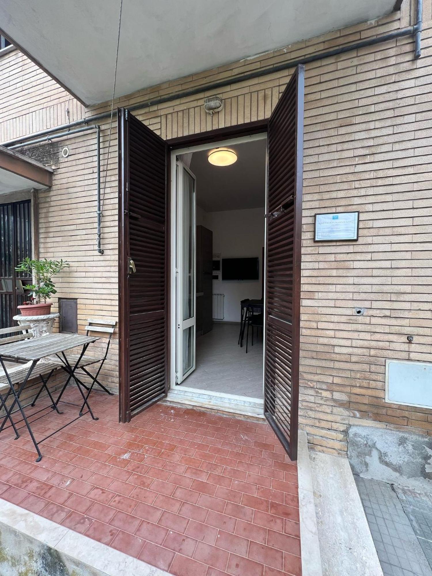 Roma Chic Residenza Gemelli Apartment Ngoại thất bức ảnh
