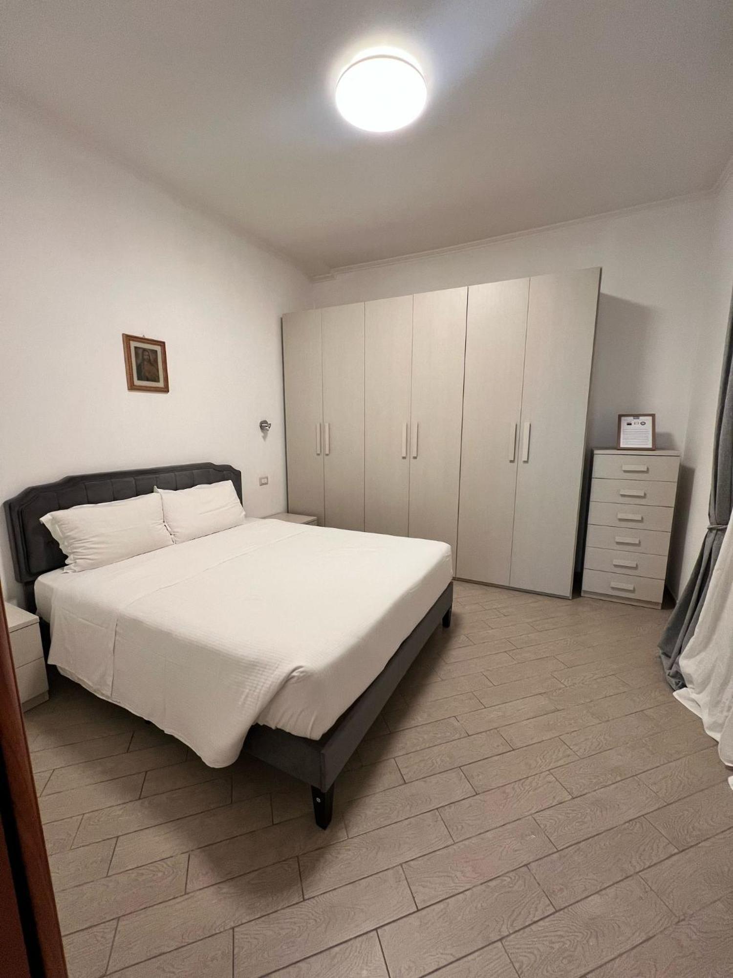 Roma Chic Residenza Gemelli Apartment Ngoại thất bức ảnh