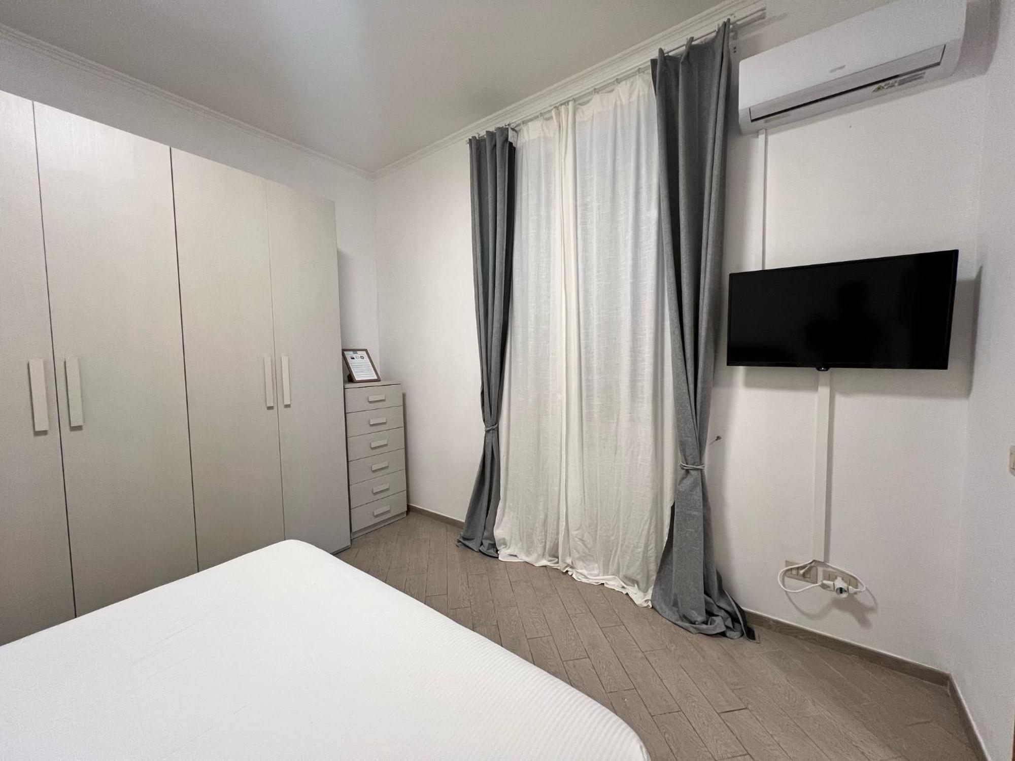 Roma Chic Residenza Gemelli Apartment Ngoại thất bức ảnh